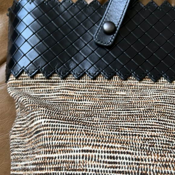 🔥HOST PICK🔥 Bottega Veneta tote - Picture 2 of 11